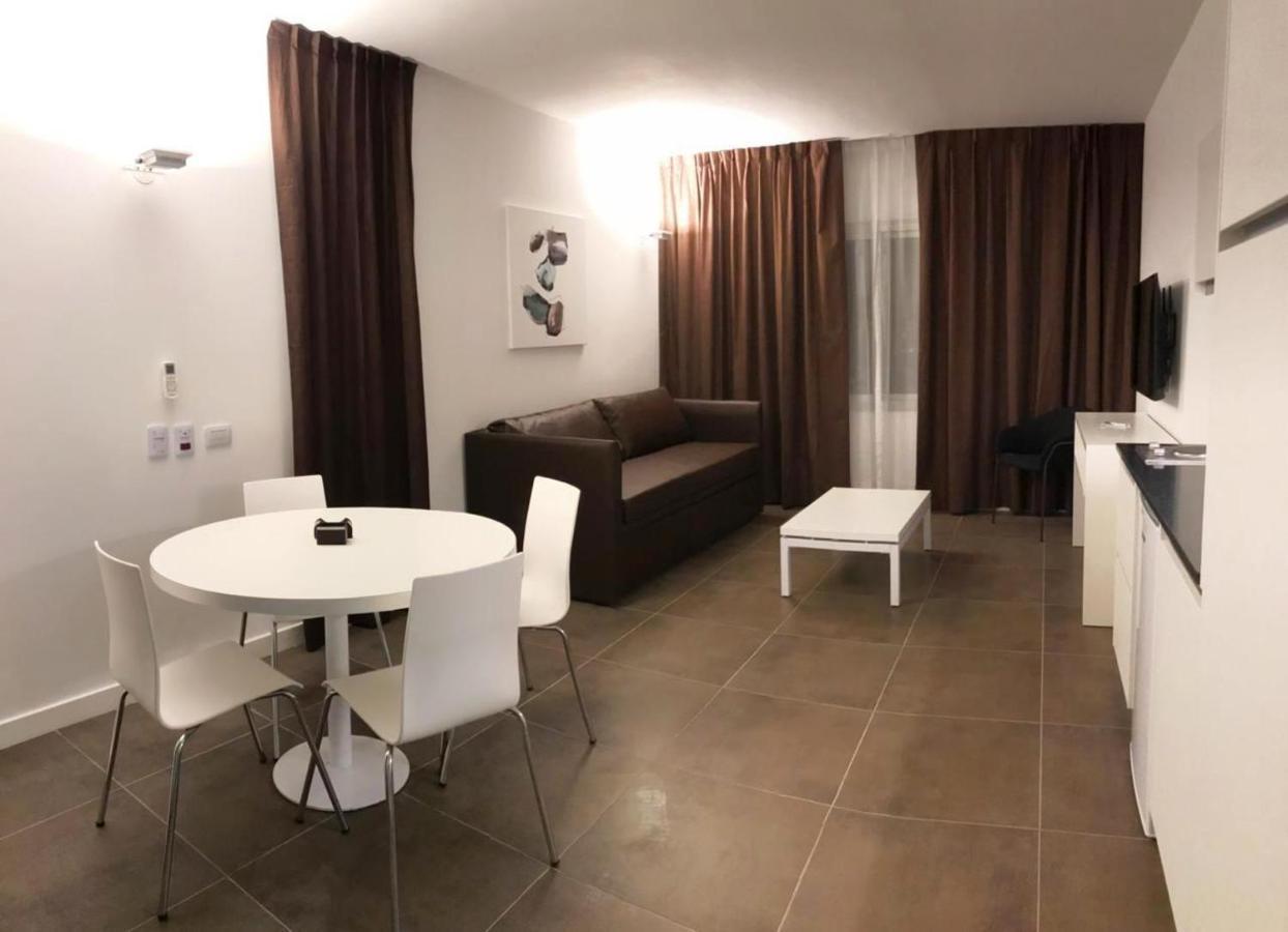 Rental Suites Campana Esterno foto